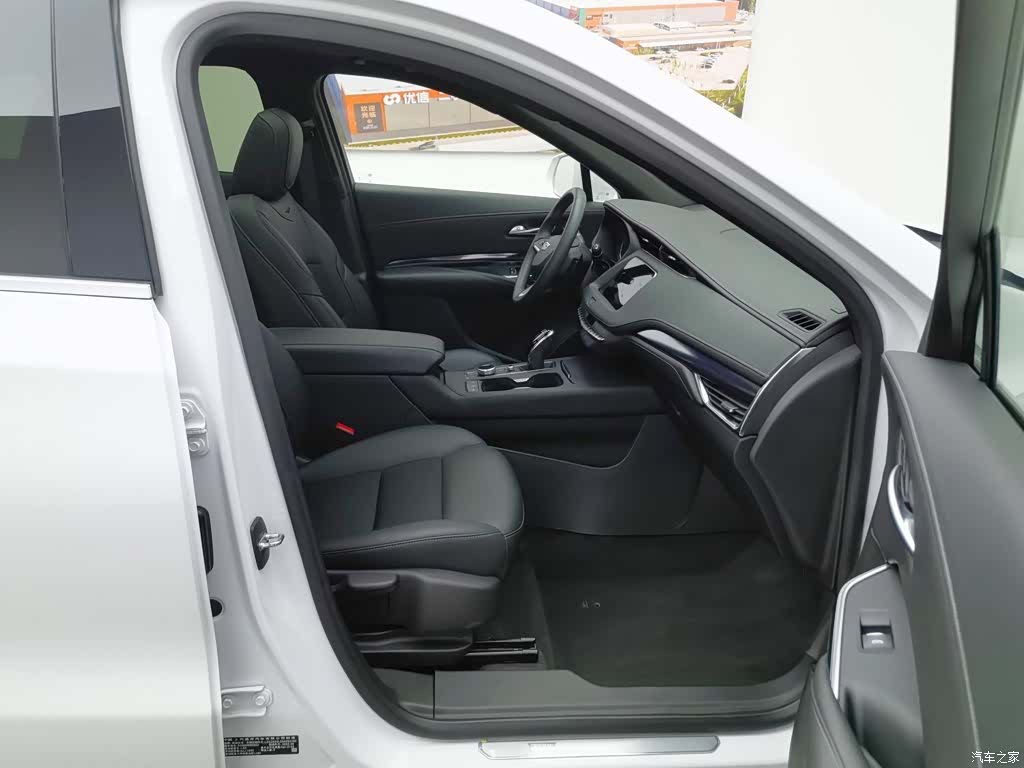 Cadillac XT4, 2022 23