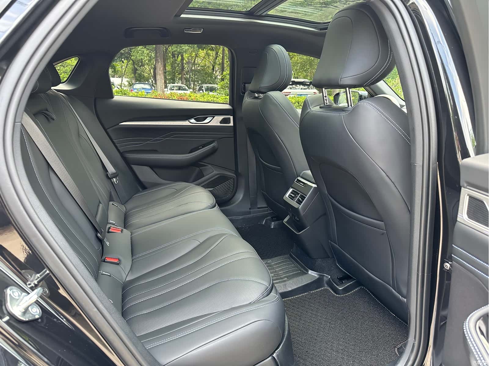 Geely Preface, 2024 33
