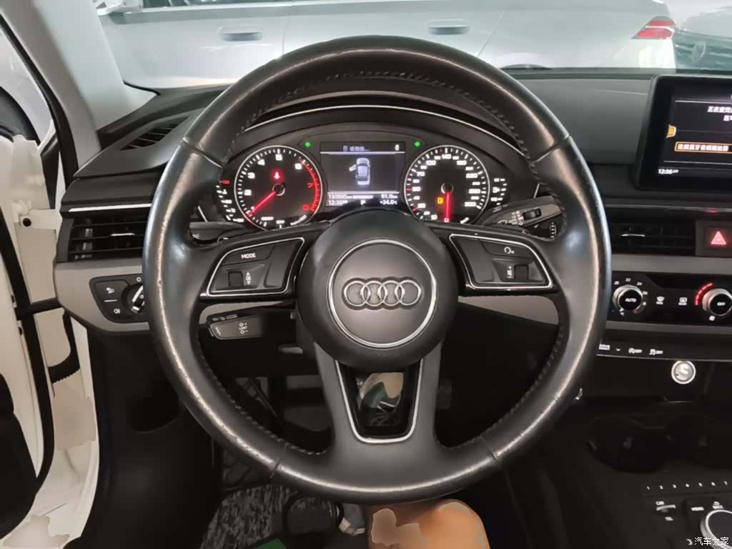 Audi A4L, 2017 11