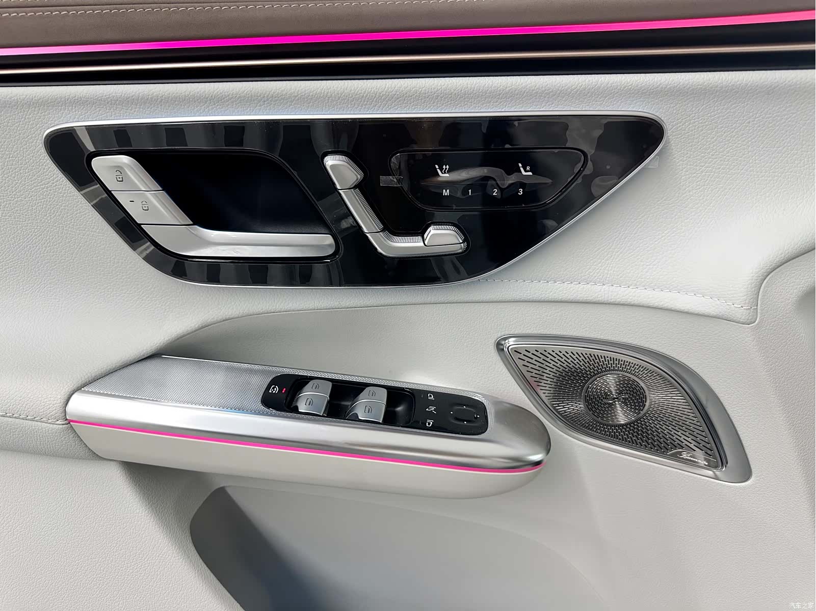 Mercedes-Benz EQE, 2026 21