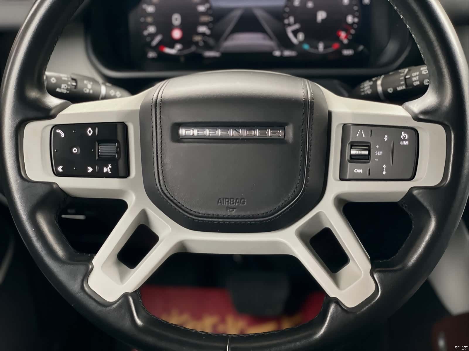 Land Rover Defender, 2023 30