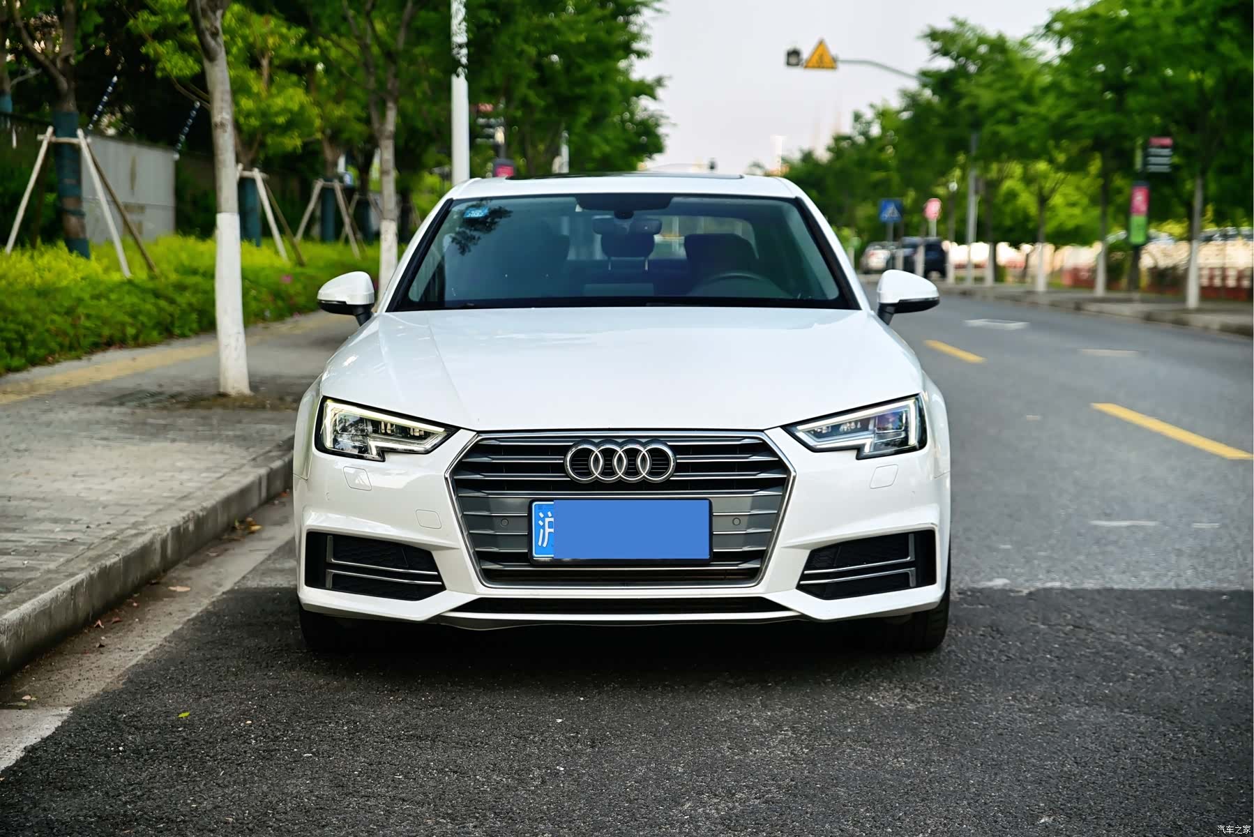 Audi A4L, 2018 1