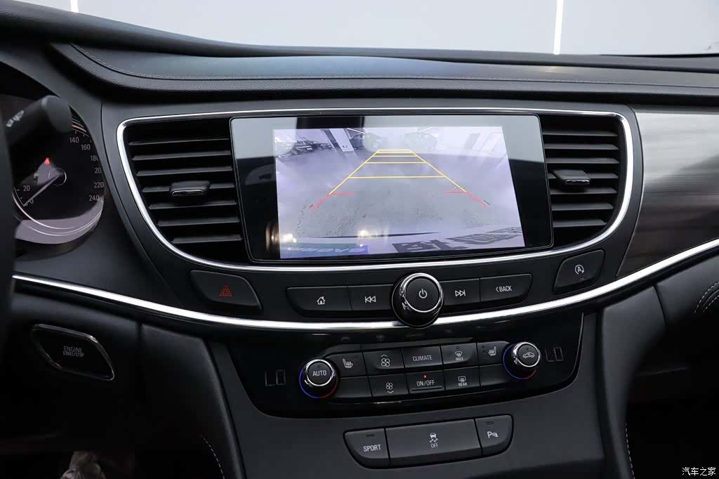 Buick LaCrosse, 2022 9