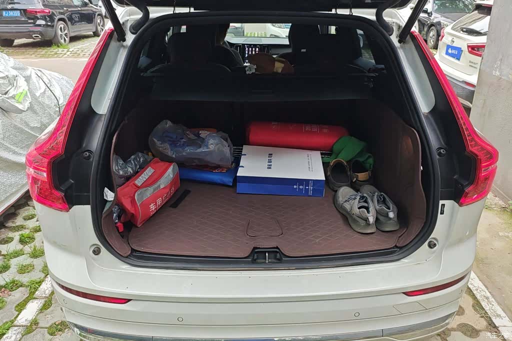 Volvo XC60, 2023 4