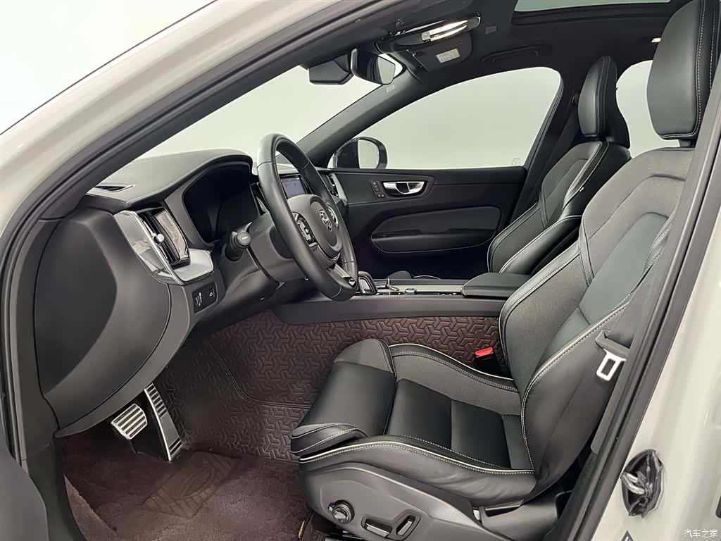 Volvo XC60, 2022 4