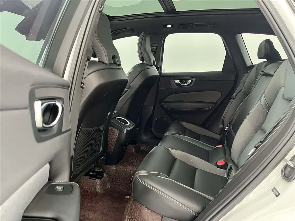Volvo XC60, 2022 6