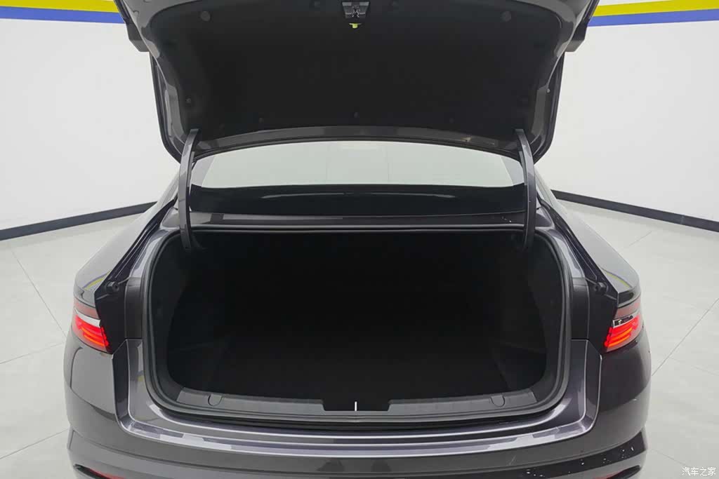 Geely Preface, 2025 4
