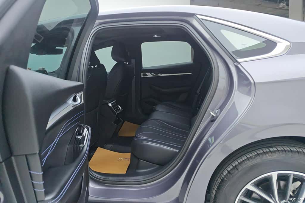 Geely Preface, 2025 11