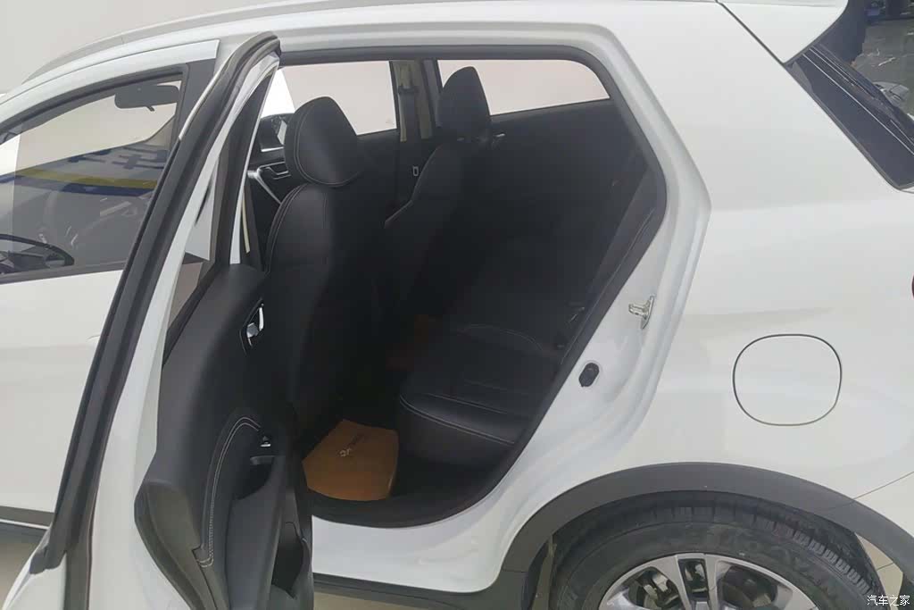 Geely X3, 2020 11