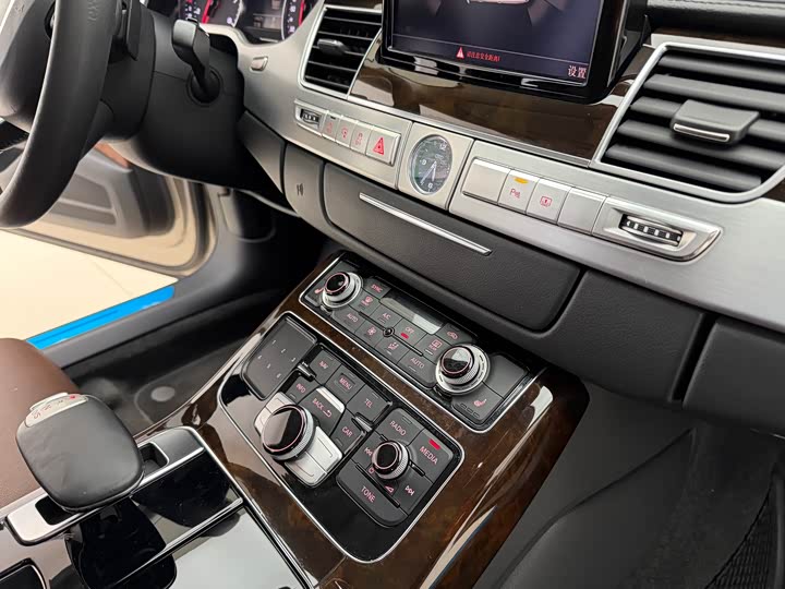 Audi A8 2013 A8 L 45 TFSI quattro Комфорт