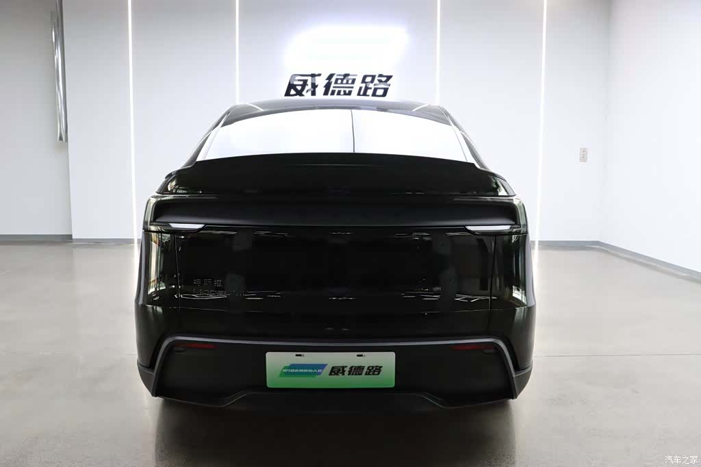 Tesla Model Y, 2026 4