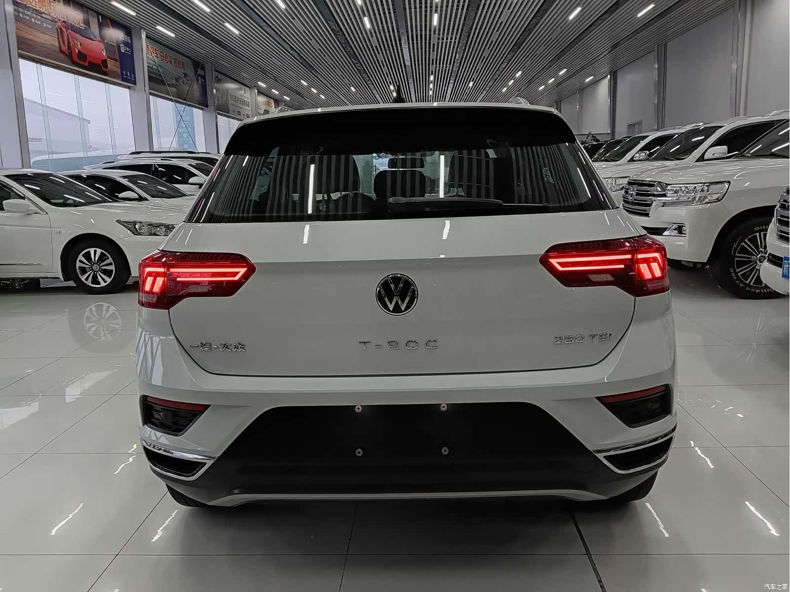 Volkswagen T-ROC, 2023 все фото