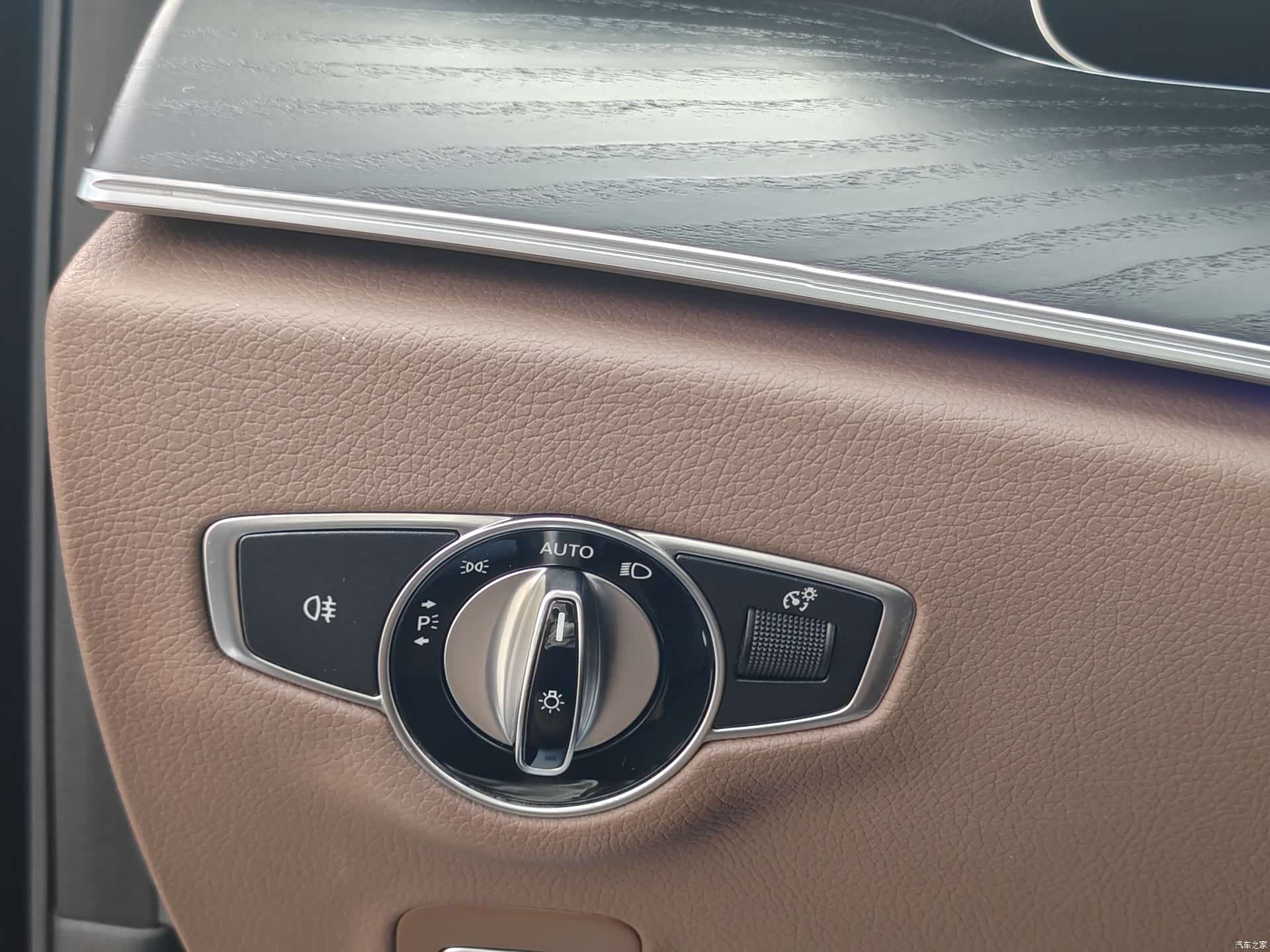Mercedes-Benz E-Class, 2019 22