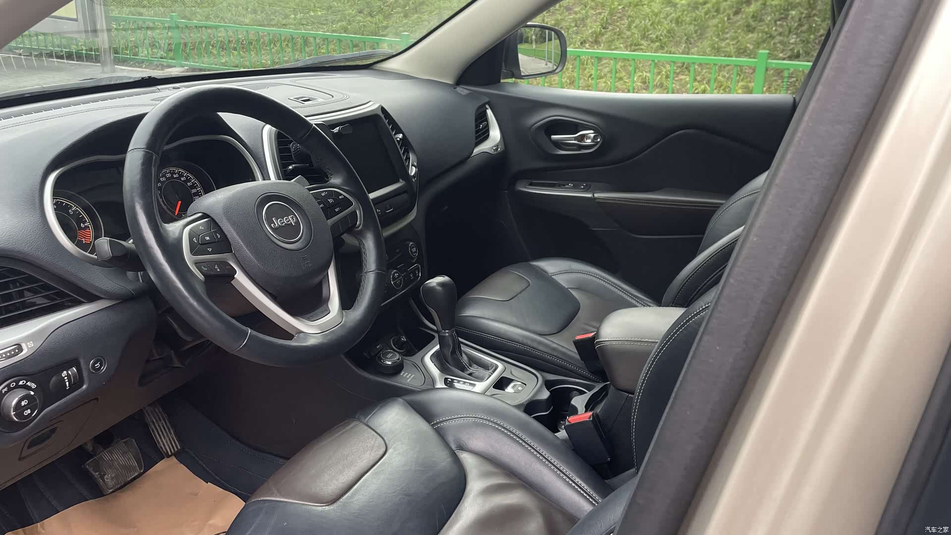 Jeep Cherokee, 2015 12