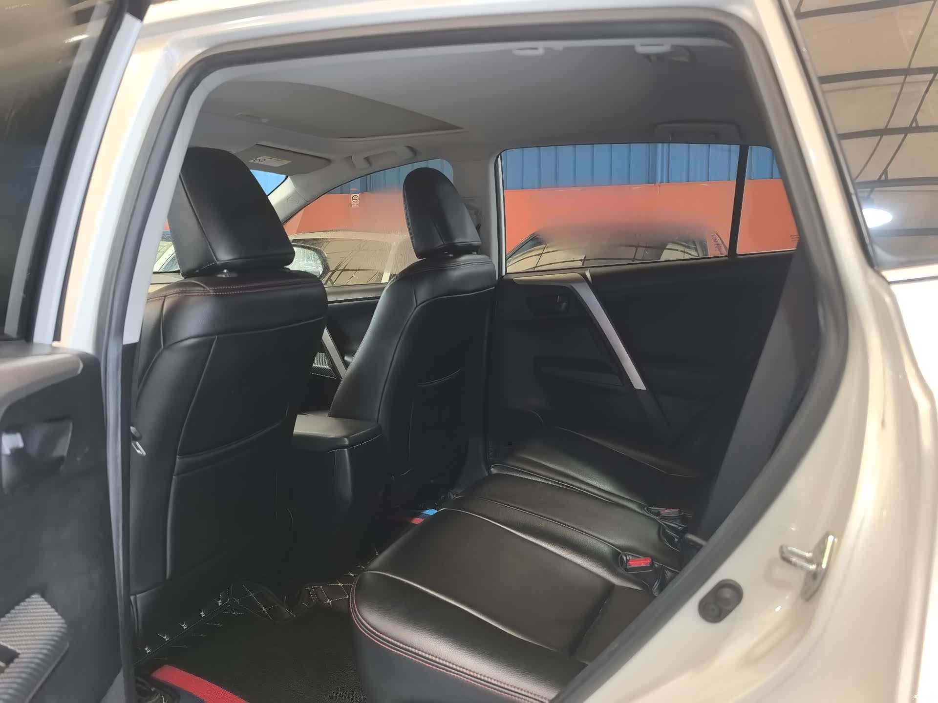 Toyota RAV4, 2016 8