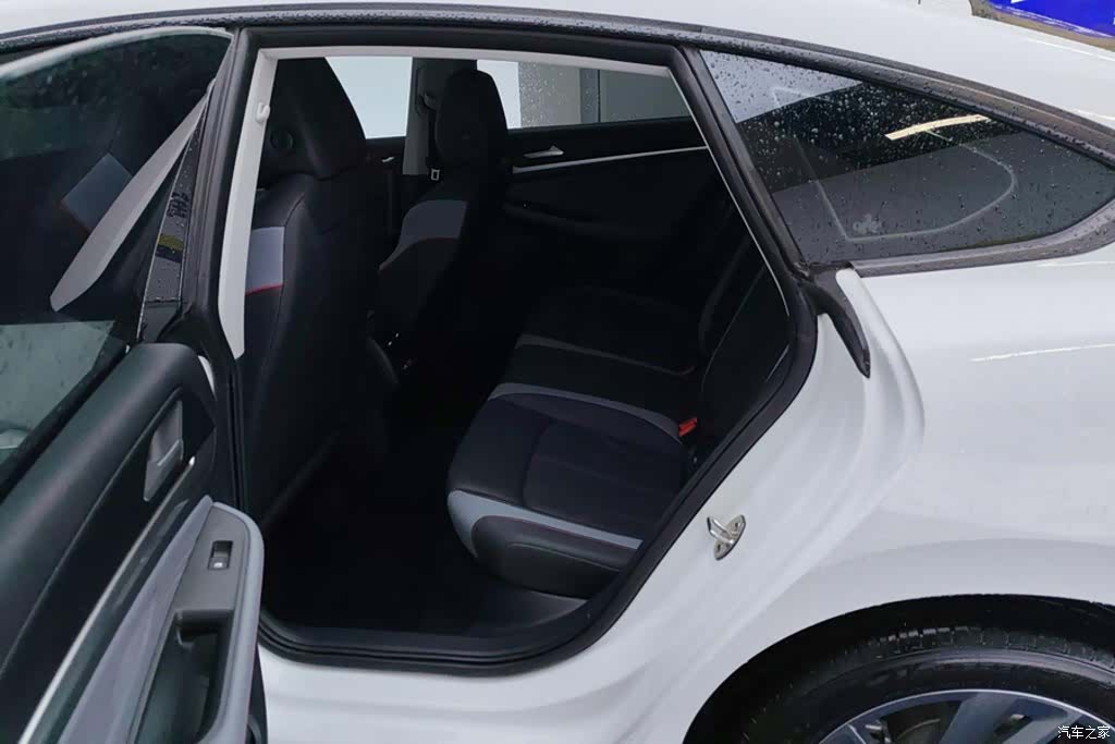 Volkswagen Lamando, 2025 11