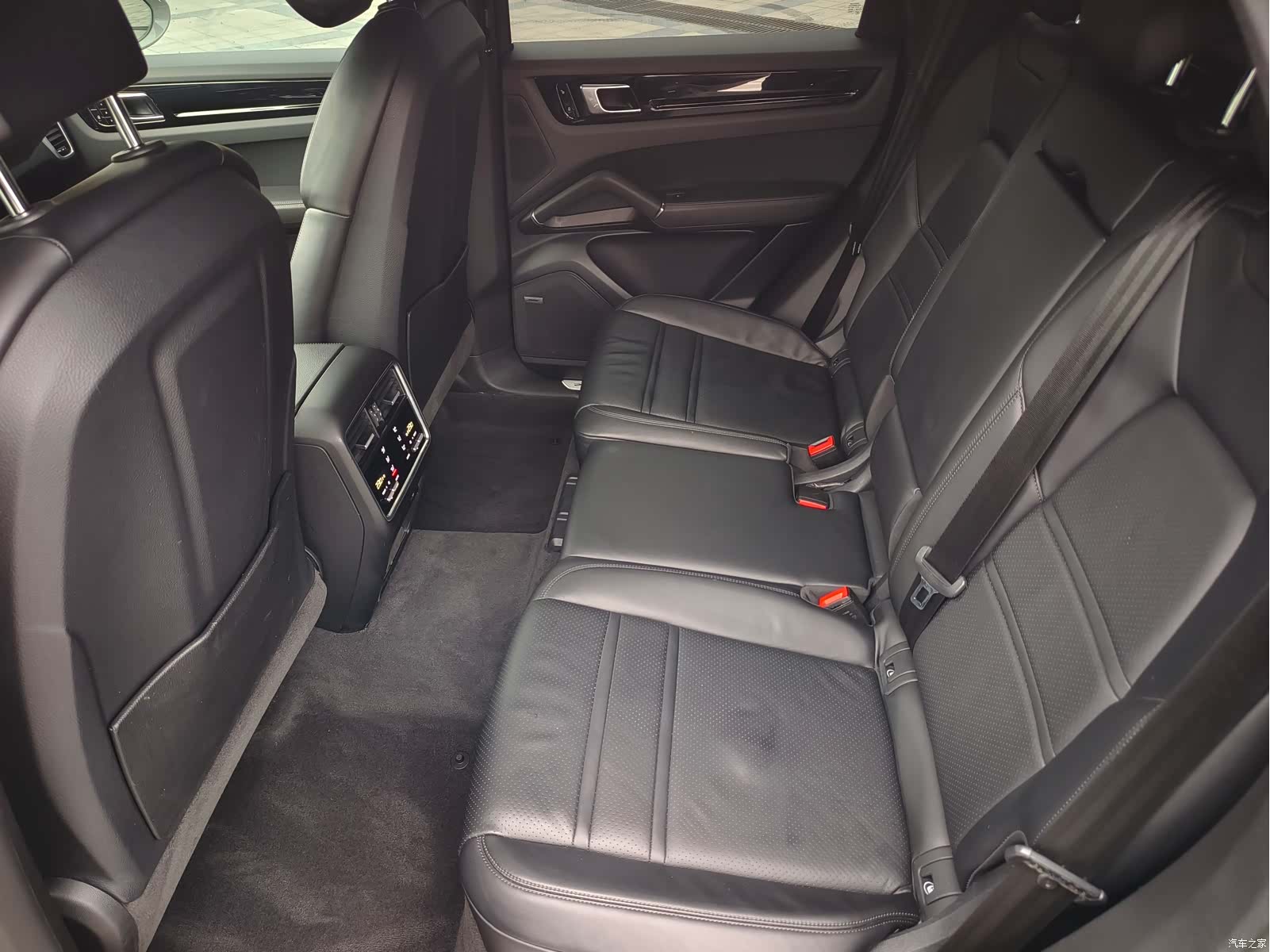 Porsche Cayenne, 2018 9