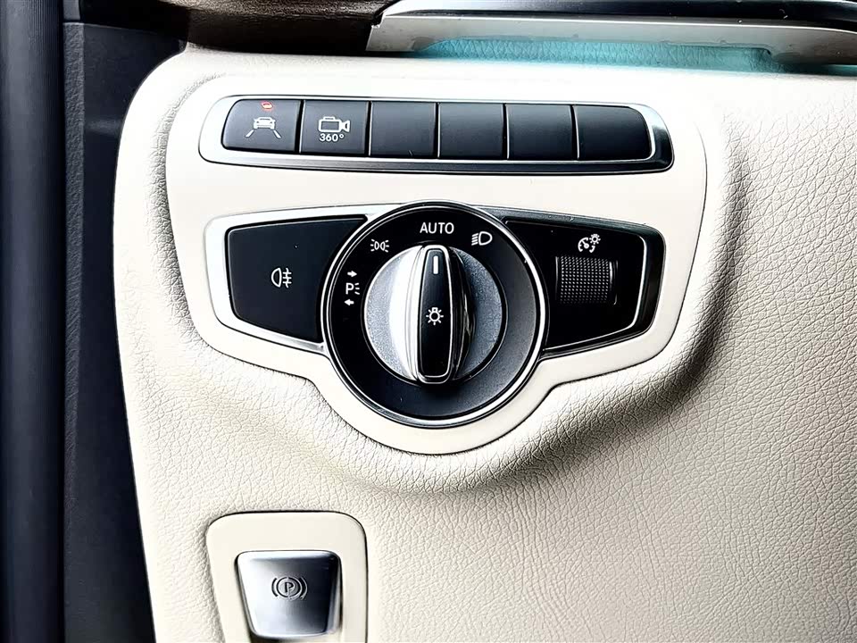 Mercedes-Benz V-class