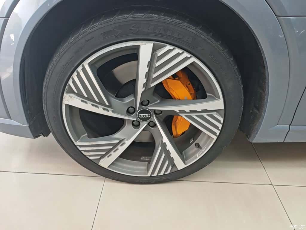 Audi e-tron, 2021 23