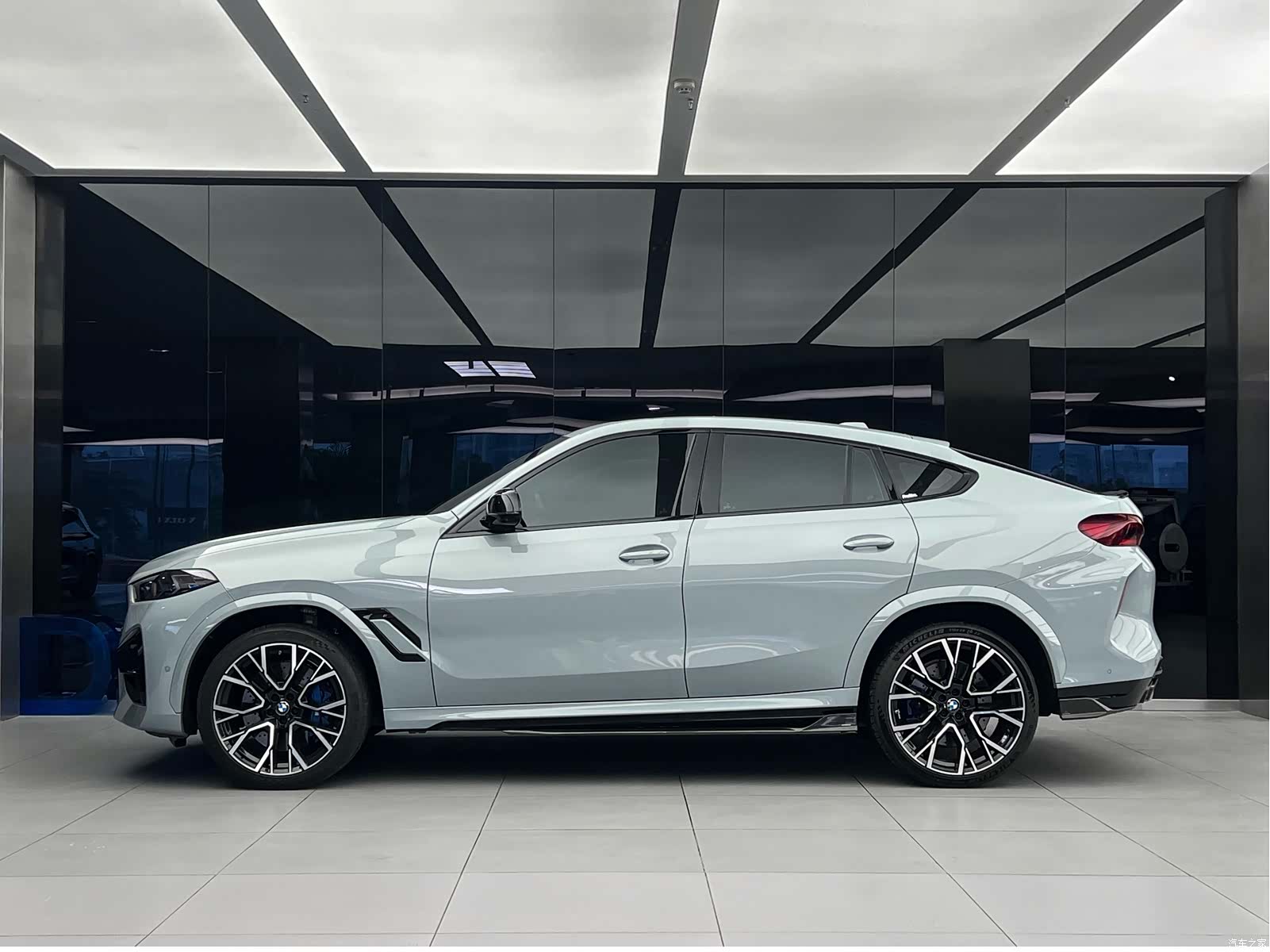 BMW X6, 2024 3