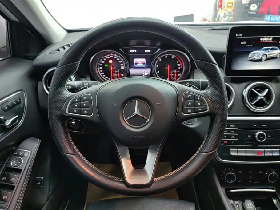 Mercedes-Benz GLA