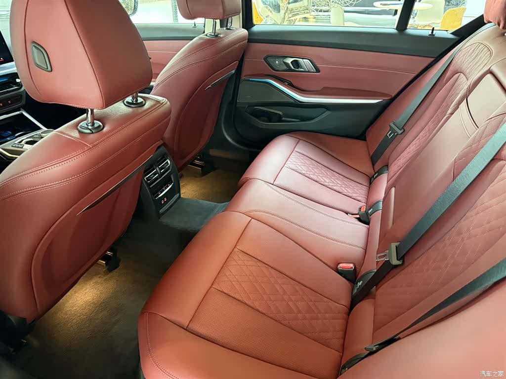 BMW 3 Series, 2024 14