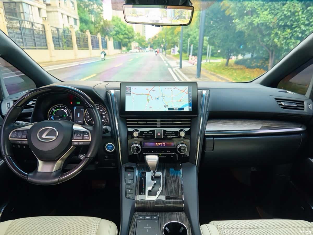 Lexus LM, 2022 4