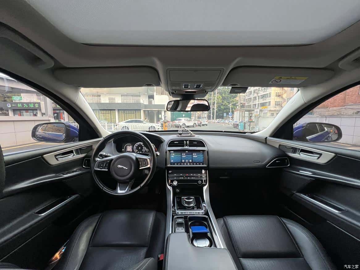 Land Rover XEL, 2019 8