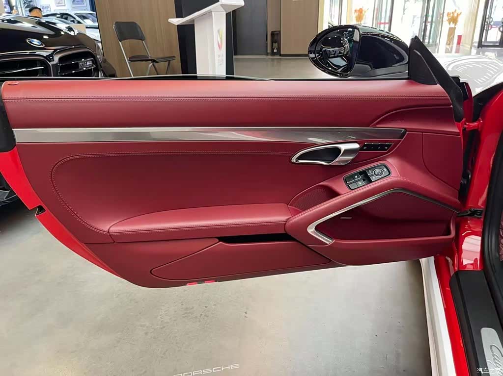 Porsche Cayman, 2019 11