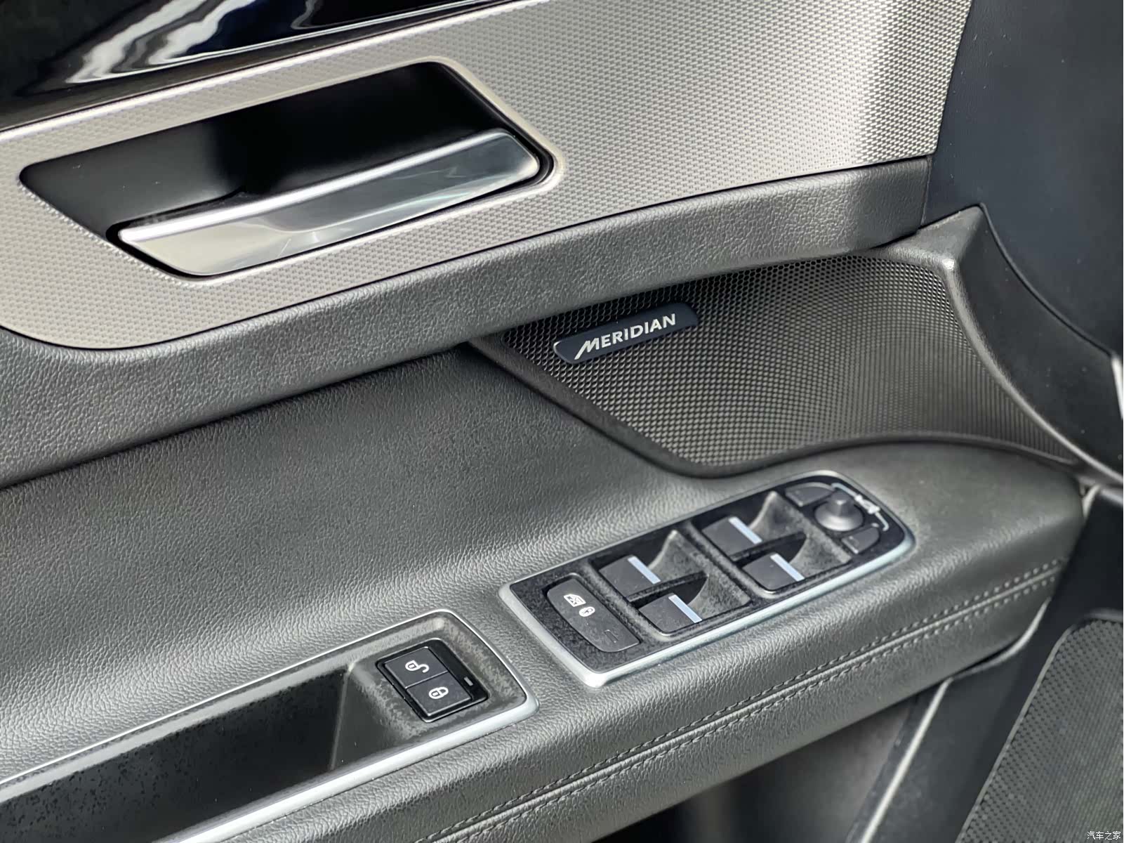 Land Rover XFL, 2018 11