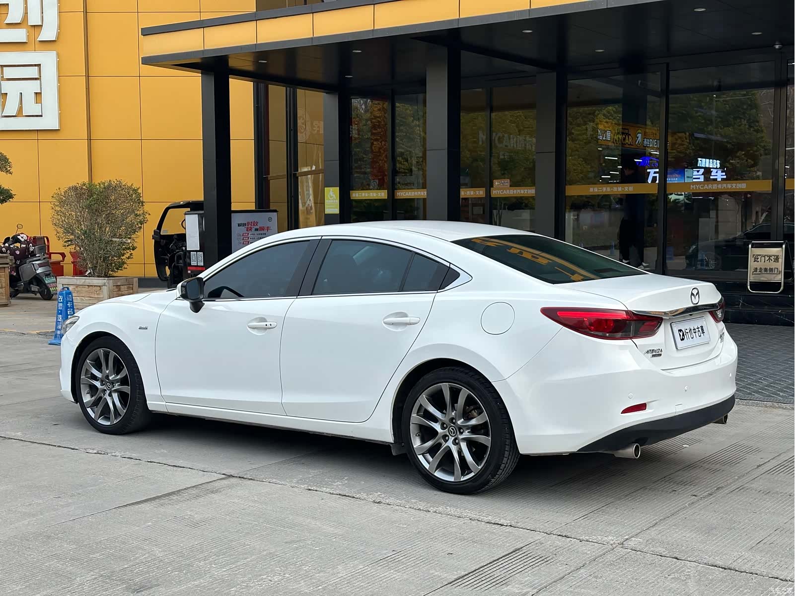 Mazda Atenza, 2017 13