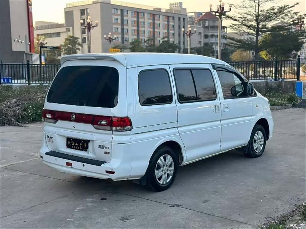 DongFeng M5, 2017 9