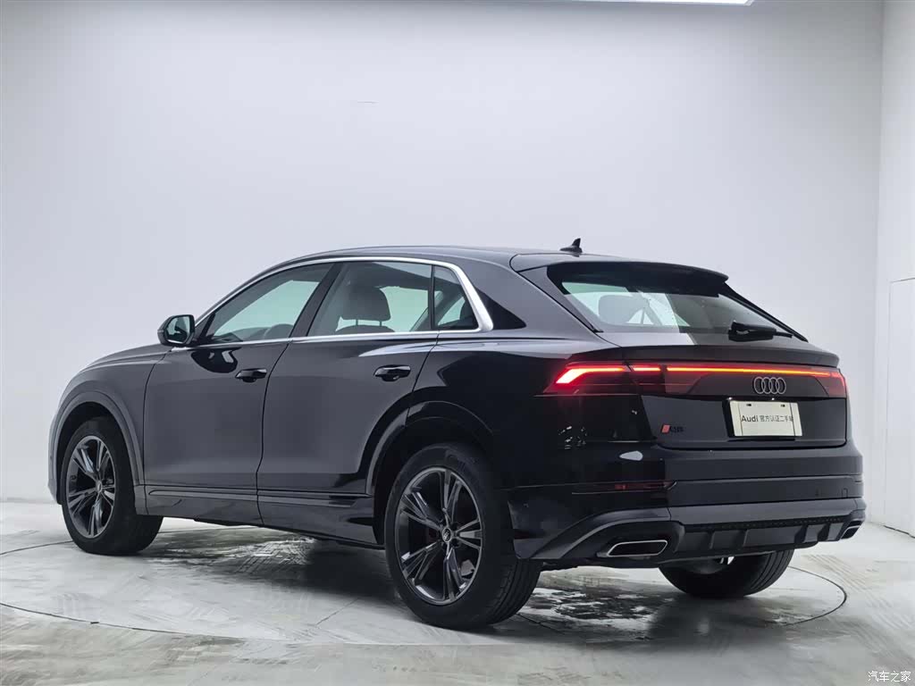 Audi Q8, 2025 7