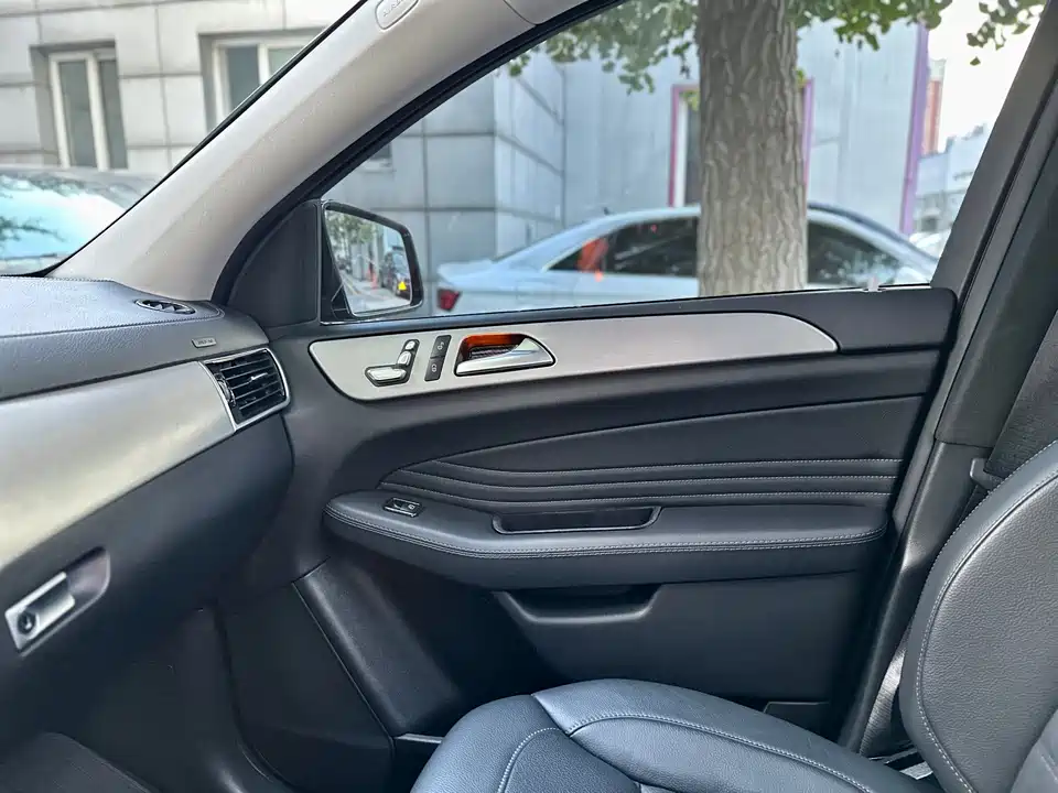 Mercedes-Benz GLE coupe