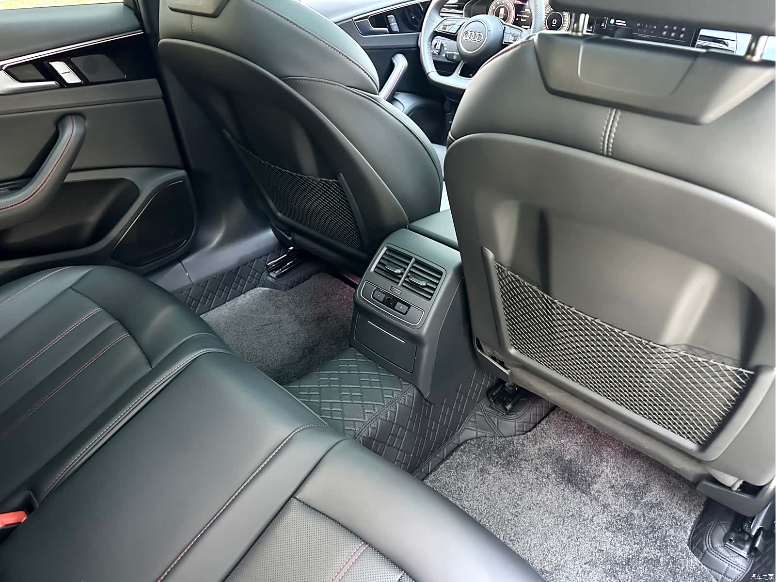Audi A4L, 2025 11