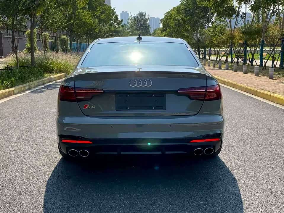 Audi S4 Audi S4