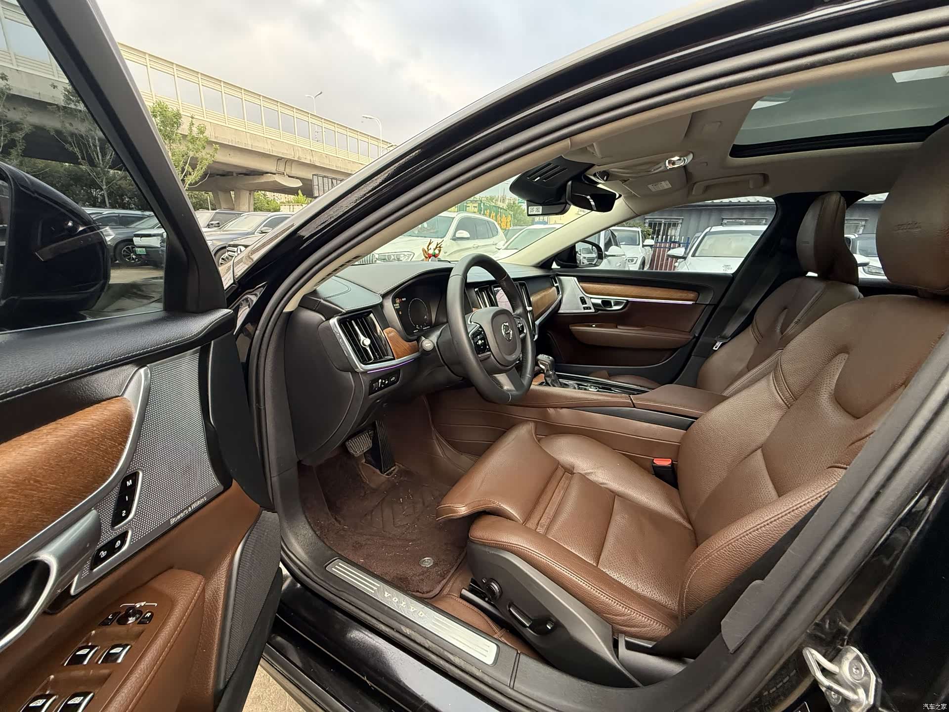 Volvo S90, 2019 все фото