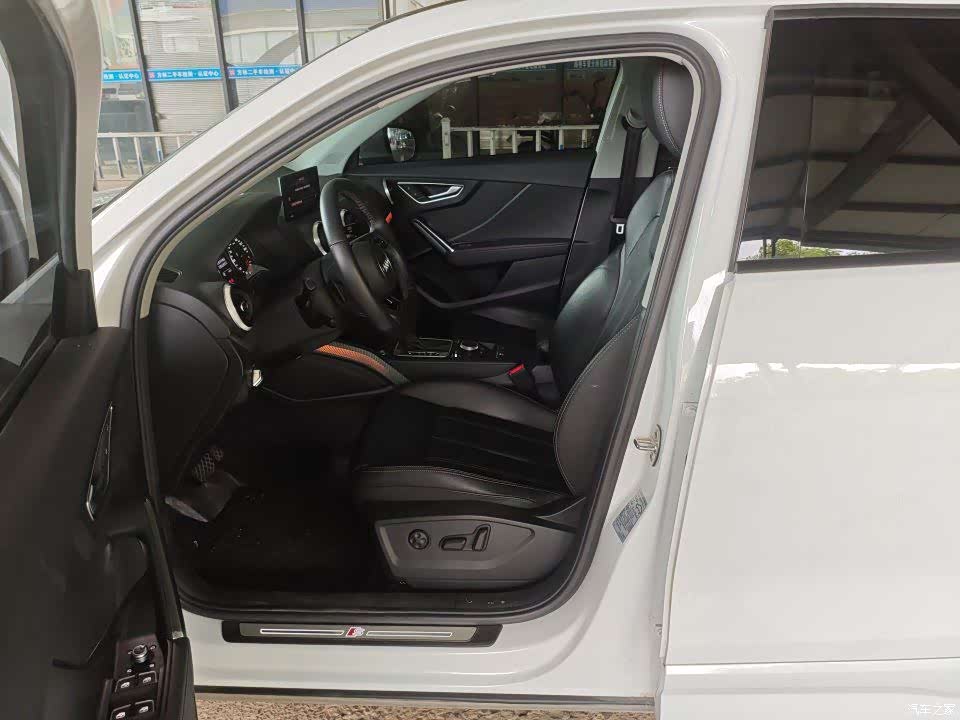 Audi Q2L, 2022 2