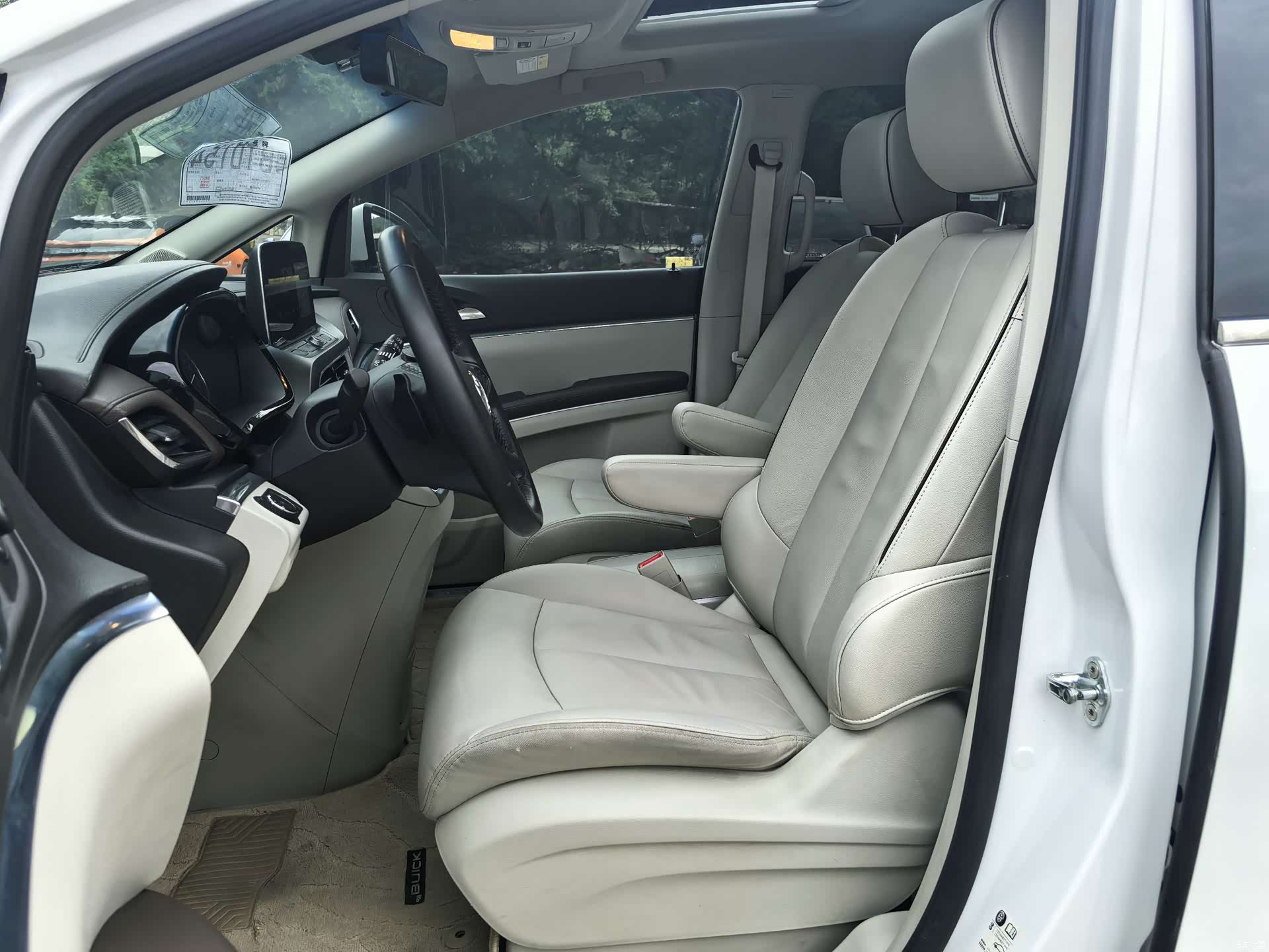 Buick GL8, 2021 11