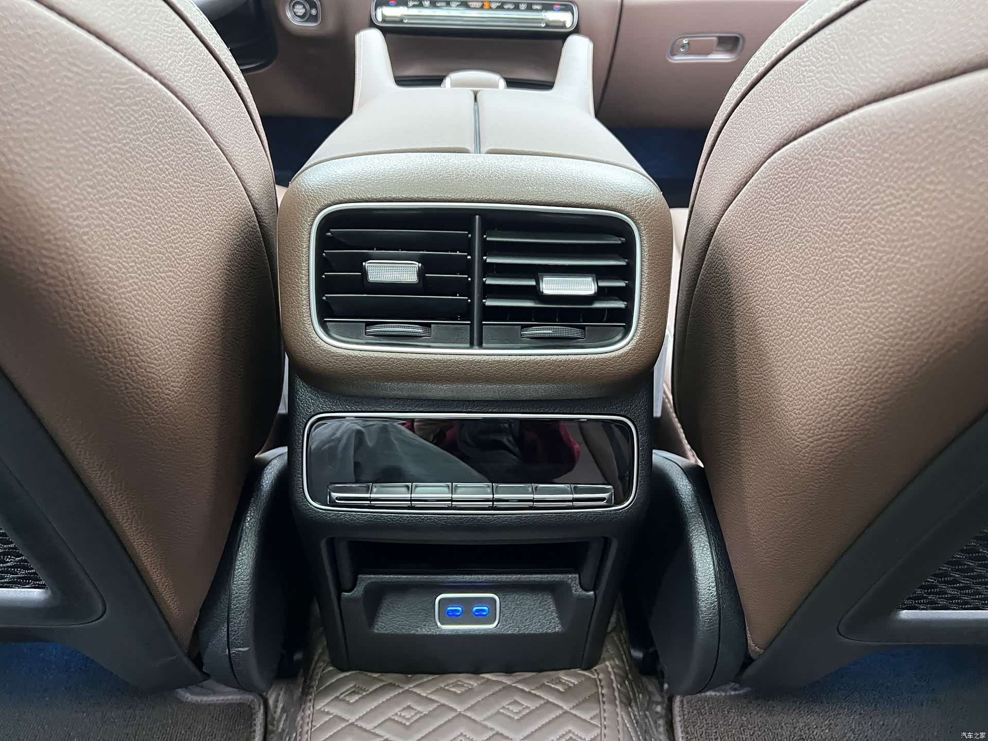 Mercedes-Benz GLE, 2026 32