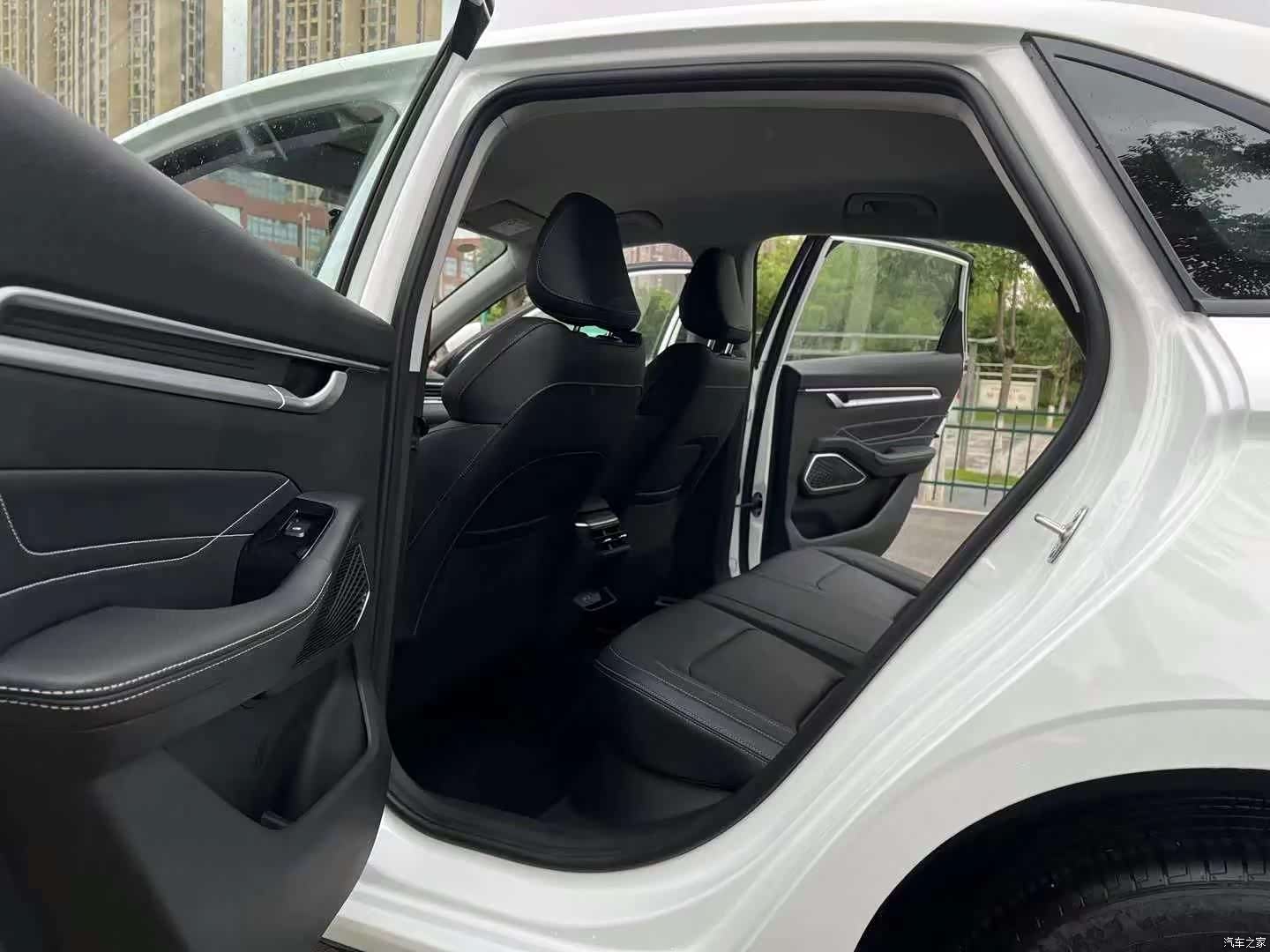 Geely Emgrand, 2023 6