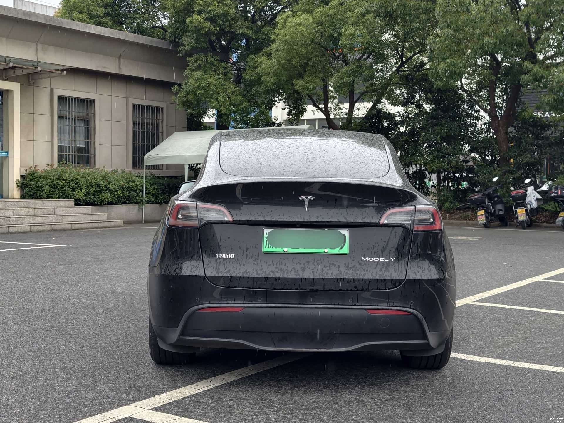 Tesla Model Y, 2023 6