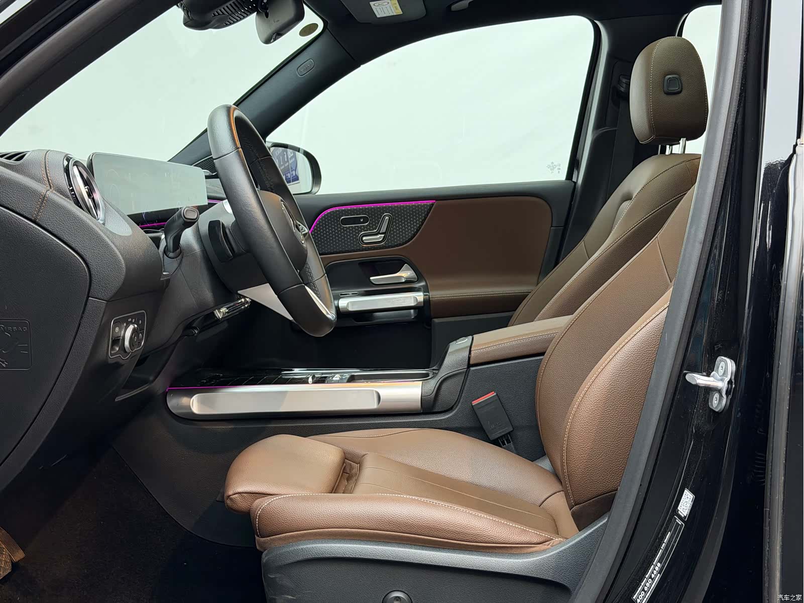 Mercedes-Benz EQB, 2024 7