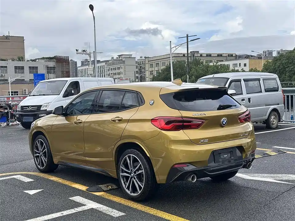 BMW X2