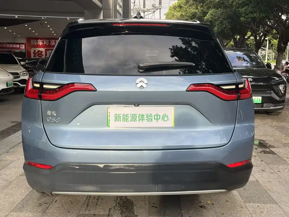 NIO ES8
