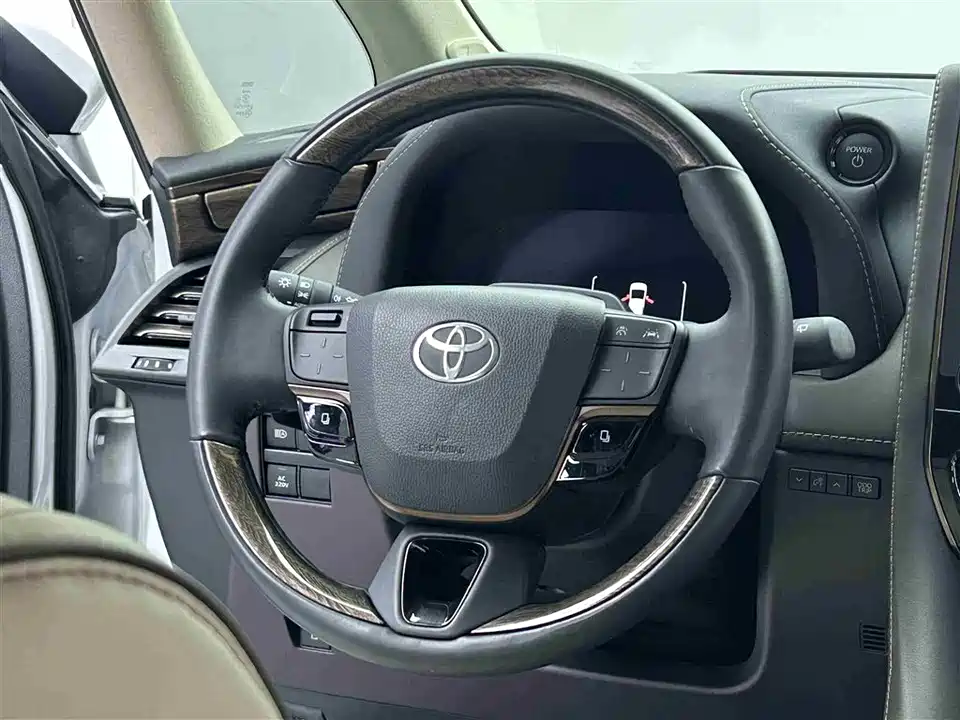 Toyota Elfa
