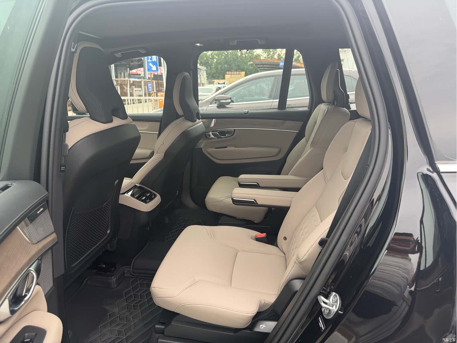 Volvo XC90, 2025 19
