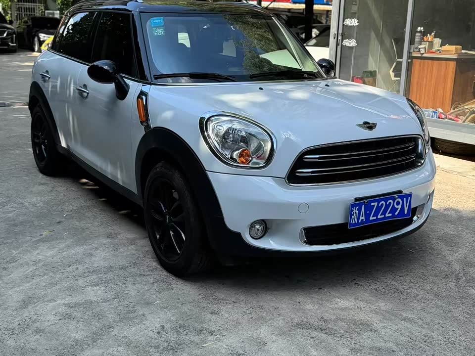 MINI COUNTRYMAN