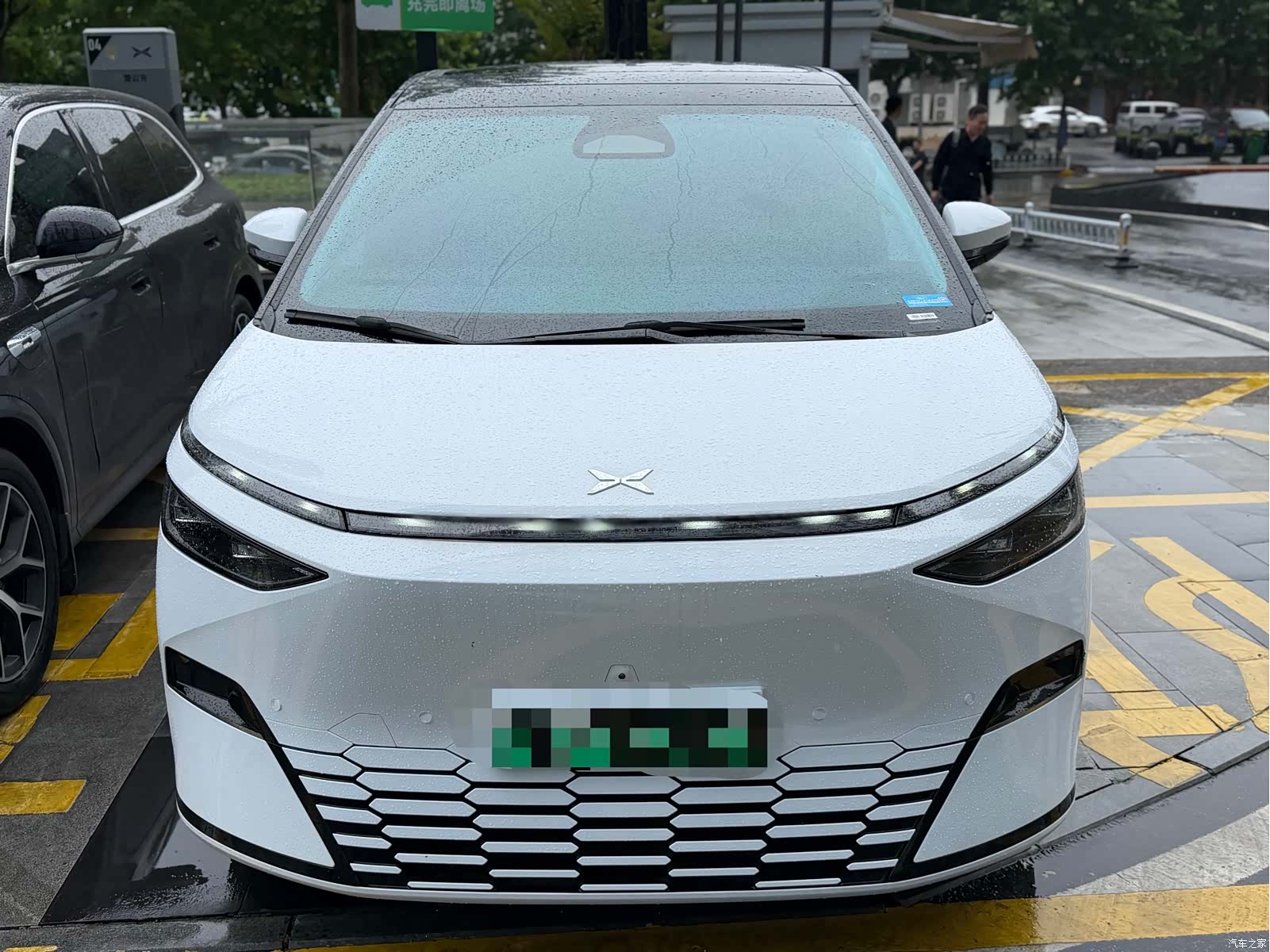 Xpeng X9, 2024 2