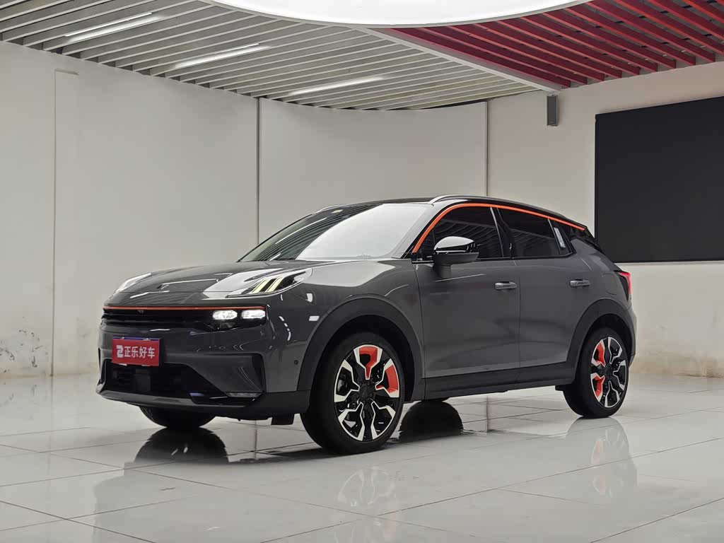 Lynk & Co 06